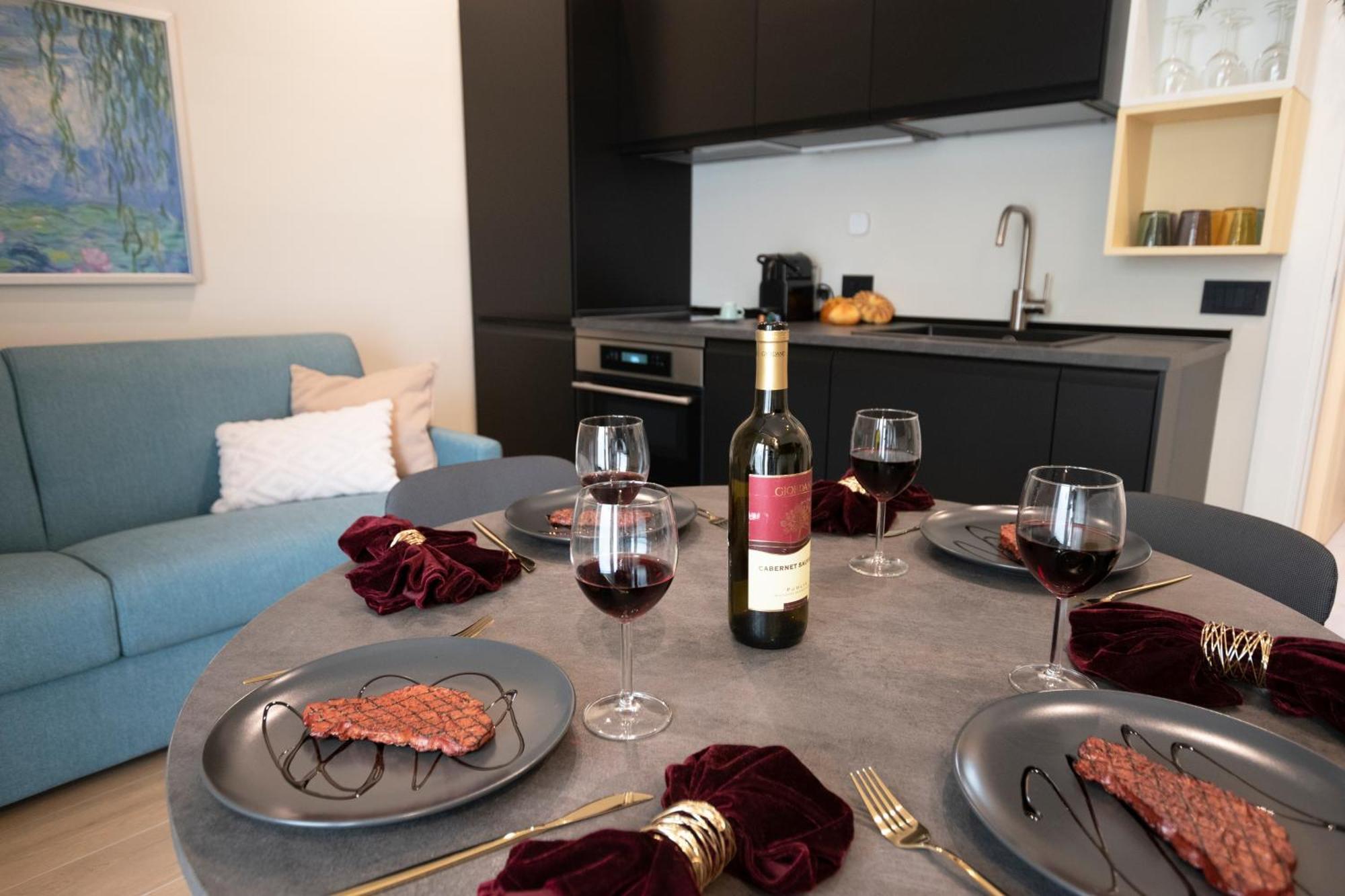 Ihost Luxury -free Parking- Plana 9 *